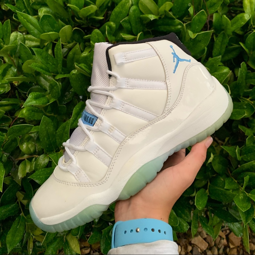 Jordan 11 Legend Blue